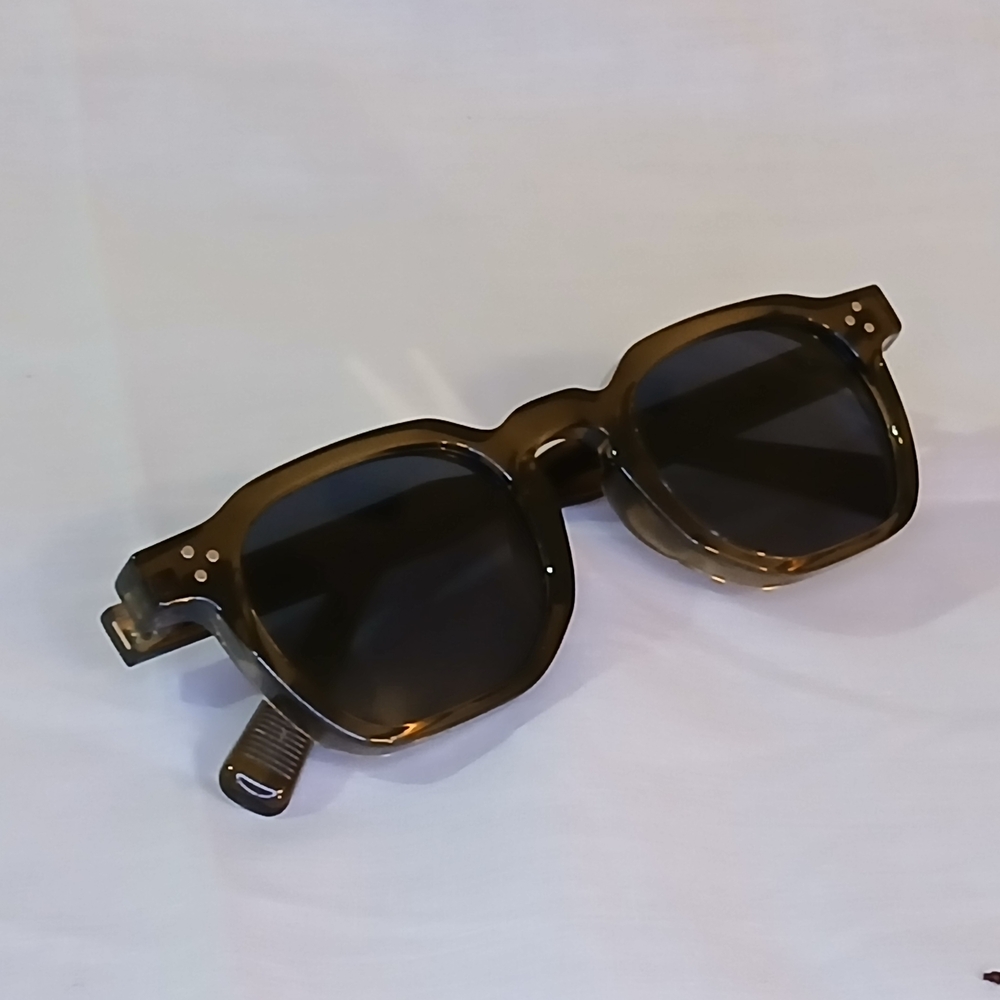 Chic Dark Brown Square Sunglasses - image 1
